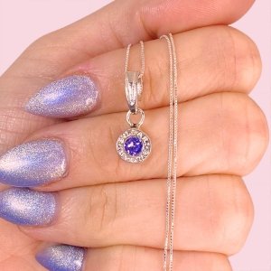 Cadena Veneziana Fina y Dije Mini Bvlgari con Piedra Amatista de Plata 925